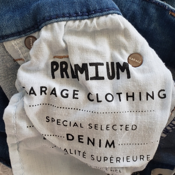 Garage Retro High Waist Shorts with Distressing - Picture 8 of 8